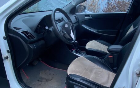 Hyundai Solaris II рестайлинг, 2015 год, 700 000 рублей, 10 фотография