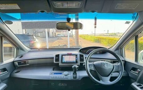 Honda Freed I, 2015 год, 829 000 рублей, 14 фотография