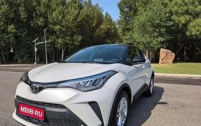 Toyota C-HR I рестайлинг, 2022 год, 2 100 000 рублей, 1 фотография
