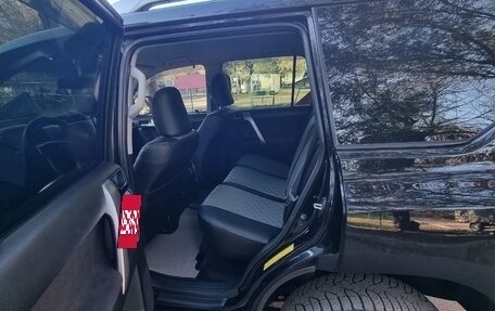 Toyota Land Cruiser Prado 150 рестайлинг 2, 2014 год, 3 270 000 рублей, 8 фотография