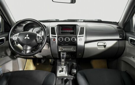 Mitsubishi Pajero Sport II рестайлинг, 2013 год, 1 625 000 рублей, 13 фотография