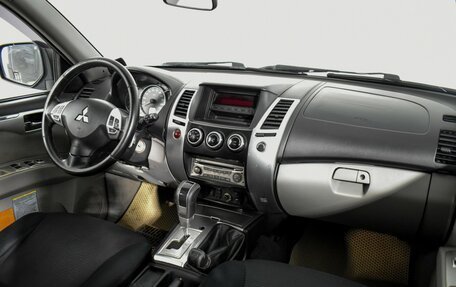 Mitsubishi Pajero Sport II рестайлинг, 2013 год, 1 625 000 рублей, 12 фотография