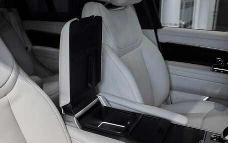 Land Rover Range Rover IV рестайлинг, 2025 год, 24 500 000 рублей, 22 фотография
