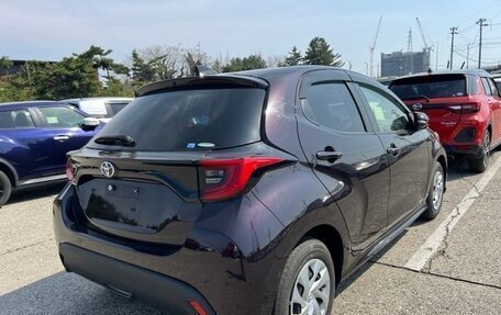 Toyota Yaris, 2022 год, 1 100 000 рублей, 5 фотография
