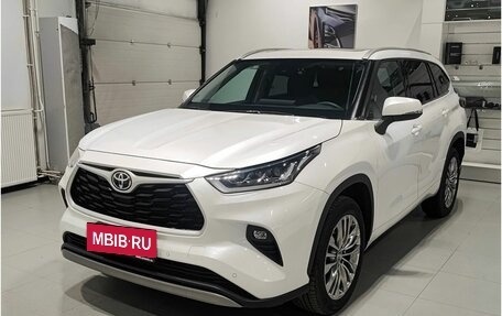 Toyota Highlander, 2024 год, 6 800 000 рублей, 1 фотография