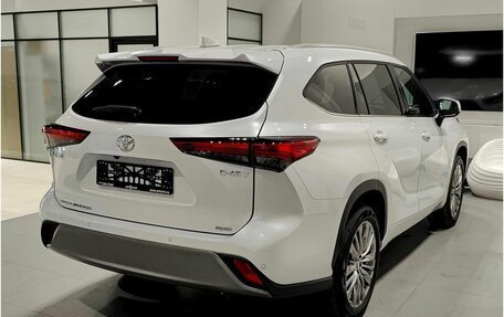 Toyota Highlander, 2024 год, 6 800 000 рублей, 4 фотография