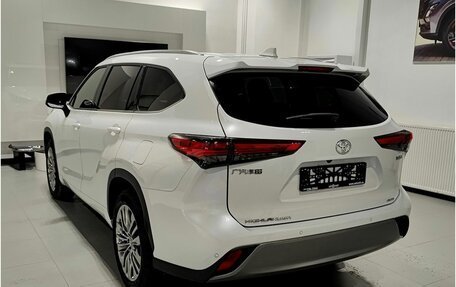 Toyota Highlander, 2024 год, 6 800 000 рублей, 16 фотография