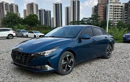 Hyundai Elantra, 2022 год, 1 330 000 рублей, 2 фотография