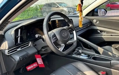 Hyundai Elantra, 2022 год, 1 330 000 рублей, 7 фотография
