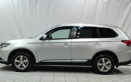 Mitsubishi Outlander III рестайлинг 3, 2017 год, 2 200 000 рублей, 8 фотография