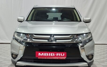 Mitsubishi Outlander III рестайлинг 3, 2017 год, 2 200 000 рублей, 2 фотография