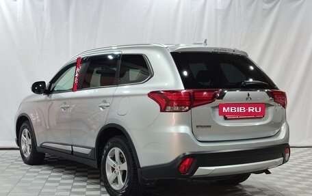 Mitsubishi Outlander III рестайлинг 3, 2017 год, 2 200 000 рублей, 7 фотография