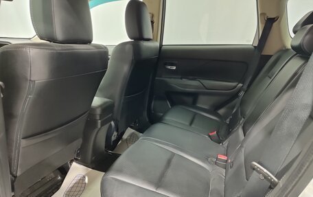 Mitsubishi Outlander III рестайлинг 3, 2017 год, 2 200 000 рублей, 18 фотография