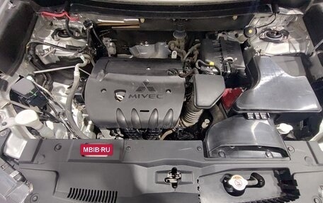 Mitsubishi Outlander III рестайлинг 3, 2017 год, 2 200 000 рублей, 11 фотография