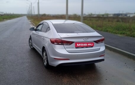 Hyundai Elantra VI рестайлинг, 2016 год, 1 300 000 рублей, 4 фотография