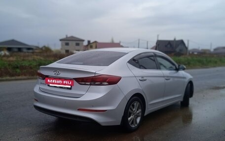 Hyundai Elantra VI рестайлинг, 2016 год, 1 300 000 рублей, 5 фотография