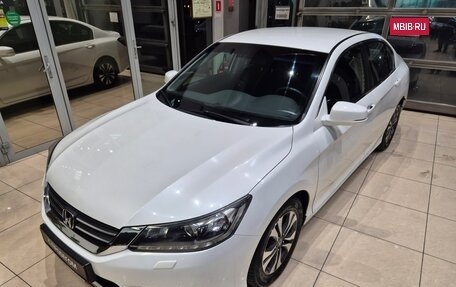 Honda Accord IX рестайлинг, 2013 год, 1 550 000 рублей, 2 фотография