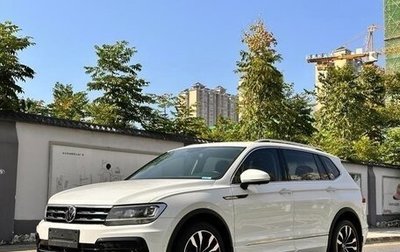 Volkswagen Tiguan II, 2021 год, 2 100 000 рублей, 1 фотография