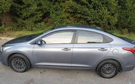 Hyundai Solaris II рестайлинг, 2017 год, 1 200 000 рублей, 2 фотография
