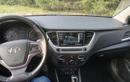 Hyundai Solaris II рестайлинг, 2017 год, 1 200 000 рублей, 10 фотография