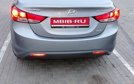 Hyundai Elantra V, 2011 год, 124 000 рублей, 2 фотография