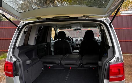 Volkswagen Touran III, 2011 год, 950 000 рублей, 11 фотография