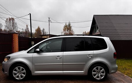 Volkswagen Touran III, 2011 год, 950 000 рублей, 5 фотография
