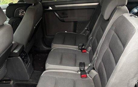 Volkswagen Touran III, 2011 год, 950 000 рублей, 14 фотография