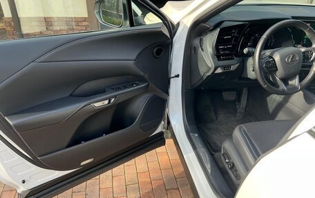 Lexus RX IV рестайлинг, 2023 год, 8 400 000 рублей, 8 фотография