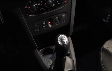 Renault Sandero II рестайлинг, 2015 год, 989 000 рублей, 9 фотография