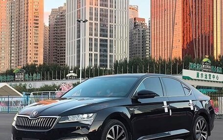 Skoda Superb III рестайлинг, 2022 год, 1 870 999 рублей, 1 фотография