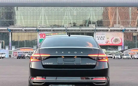 Skoda Superb III рестайлинг, 2022 год, 1 870 999 рублей, 6 фотография