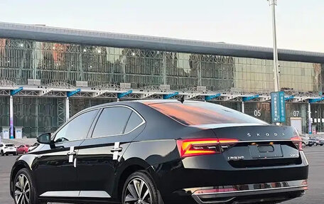 Skoda Superb III рестайлинг, 2022 год, 1 870 999 рублей, 5 фотография