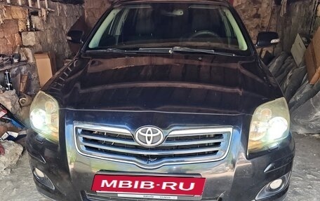 Toyota Avensis III рестайлинг, 2007 год, 850 000 рублей, 1 фотография