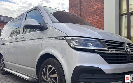 Volkswagen Multivan T6 рестайлинг, 2021 год, 6 400 000 рублей, 1 фотография