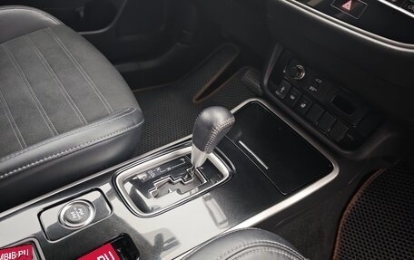 Mitsubishi Outlander III рестайлинг 3, 2021 год, 2 800 000 рублей, 13 фотография