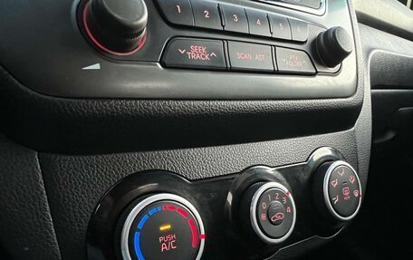 KIA Rio III рестайлинг, 2015 год, 650 000 рублей, 14 фотография