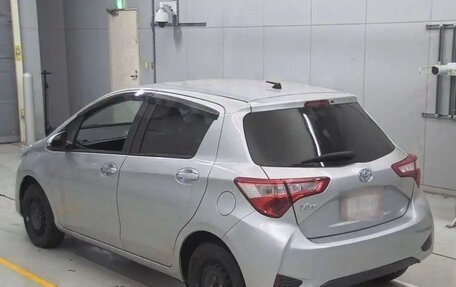 Toyota Vitz, 2018 год, 1 200 000 рублей, 7 фотография