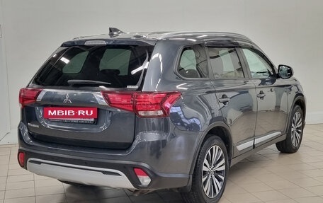 Mitsubishi Outlander III рестайлинг 3, 2021 год, 2 449 000 рублей, 4 фотография