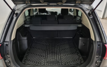 Mitsubishi Outlander III рестайлинг 3, 2021 год, 2 449 000 рублей, 15 фотография