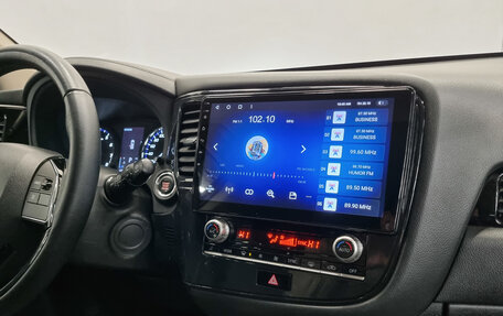 Mitsubishi Outlander III рестайлинг 3, 2021 год, 2 449 000 рублей, 6 фотография