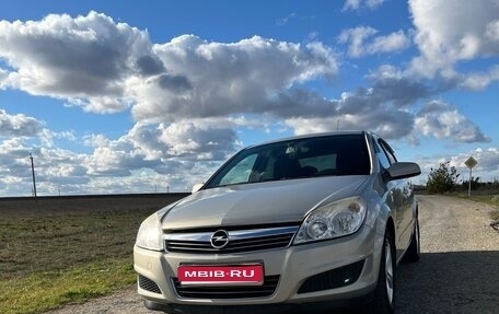 Opel Astra H, 2008 год, 700 000 рублей, 1 фотография