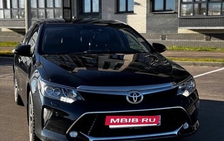 Toyota Camry, 2017 год, 2 250 000 рублей, 2 фотография