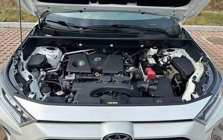 Toyota RAV4, 2021 год, 2 650 000 рублей, 3 фотография