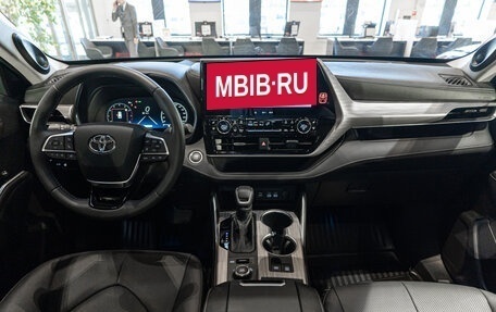 Toyota Highlander, 2025 год, 6 870 000 рублей, 14 фотография