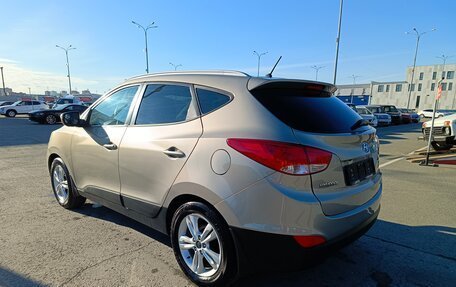 Hyundai ix35 I рестайлинг, 2011 год, 999 000 рублей, 4 фотография