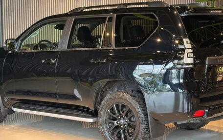Toyota Land Cruiser Prado 150 рестайлинг 2, 2022 год, 6 546 000 рублей, 9 фотография