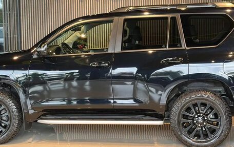 Toyota Land Cruiser Prado 150 рестайлинг 2, 2022 год, 6 546 000 рублей, 8 фотография