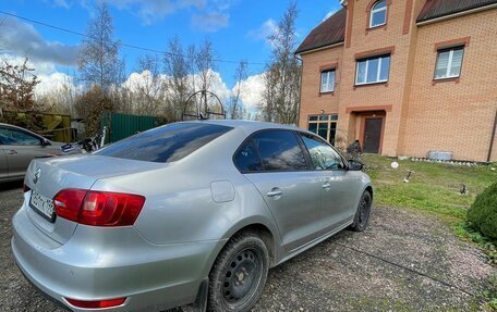 Volkswagen Jetta VI, 2013 год, 1 400 000 рублей, 2 фотография