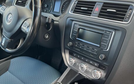 Volkswagen Jetta VI, 2013 год, 1 400 000 рублей, 6 фотография